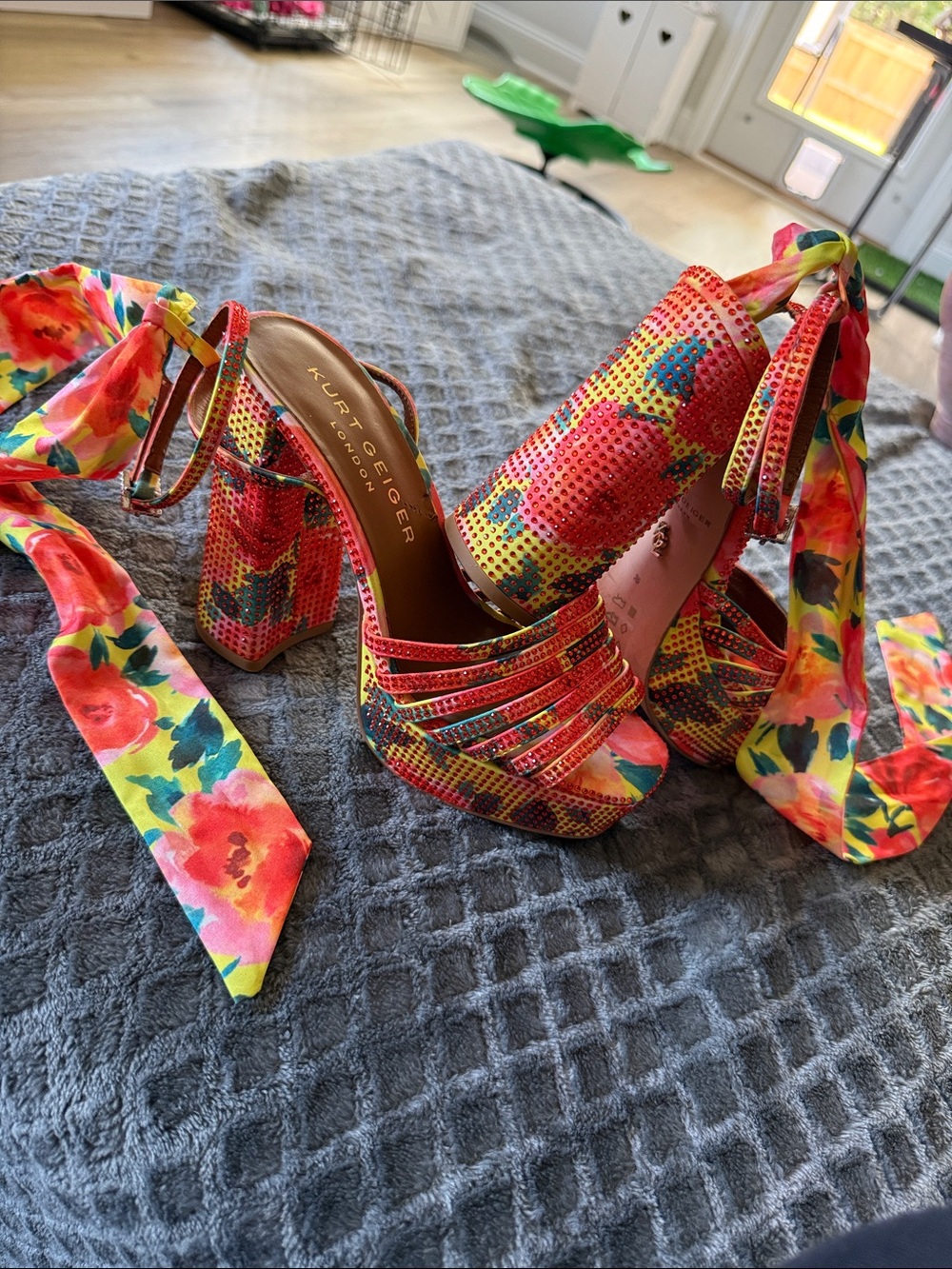 Kurt Geiger Red Multicolor Floral Platform Sandals with Floral Ties